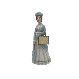 Avon VTG 1979 President s Club Albee Award Porcelain Figurine 10 Inch Tall Japan